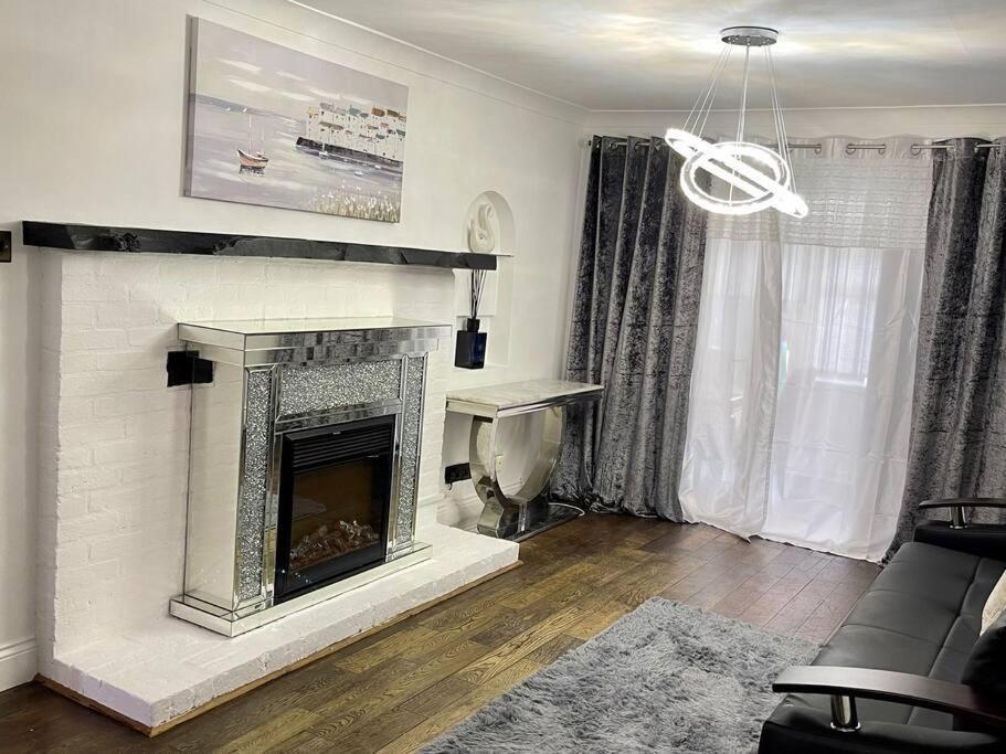 Spacious 4 Bedroom House Billericay Zewnętrze zdjęcie